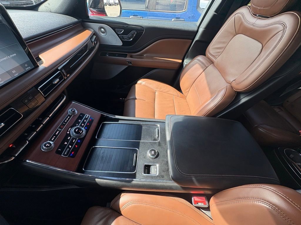 Used 2020 Lincoln Aviator Reserve w/ Equipment Group 201A AWD/4WD image 22