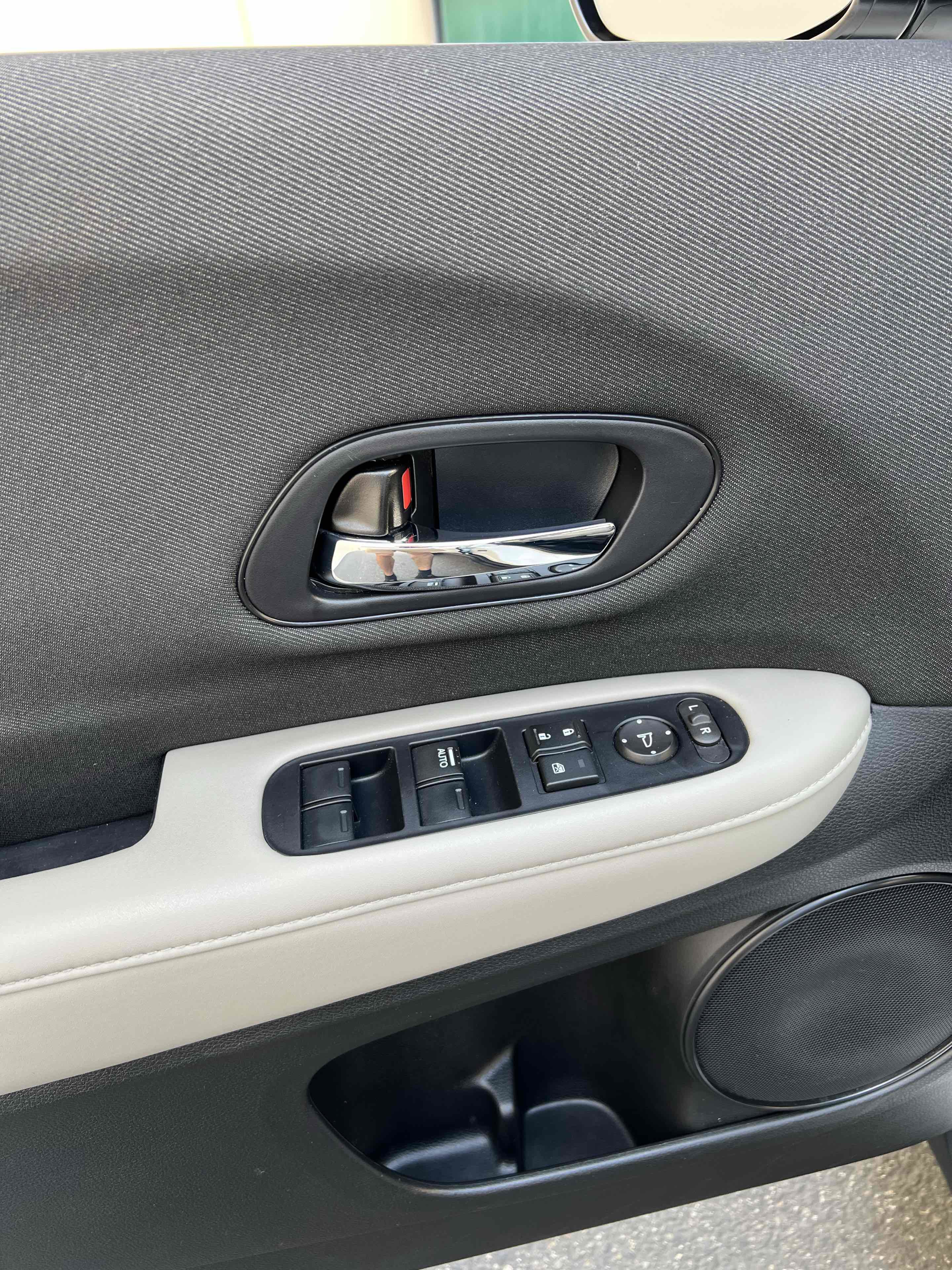 Used 2022 Honda HR-V LX image 79