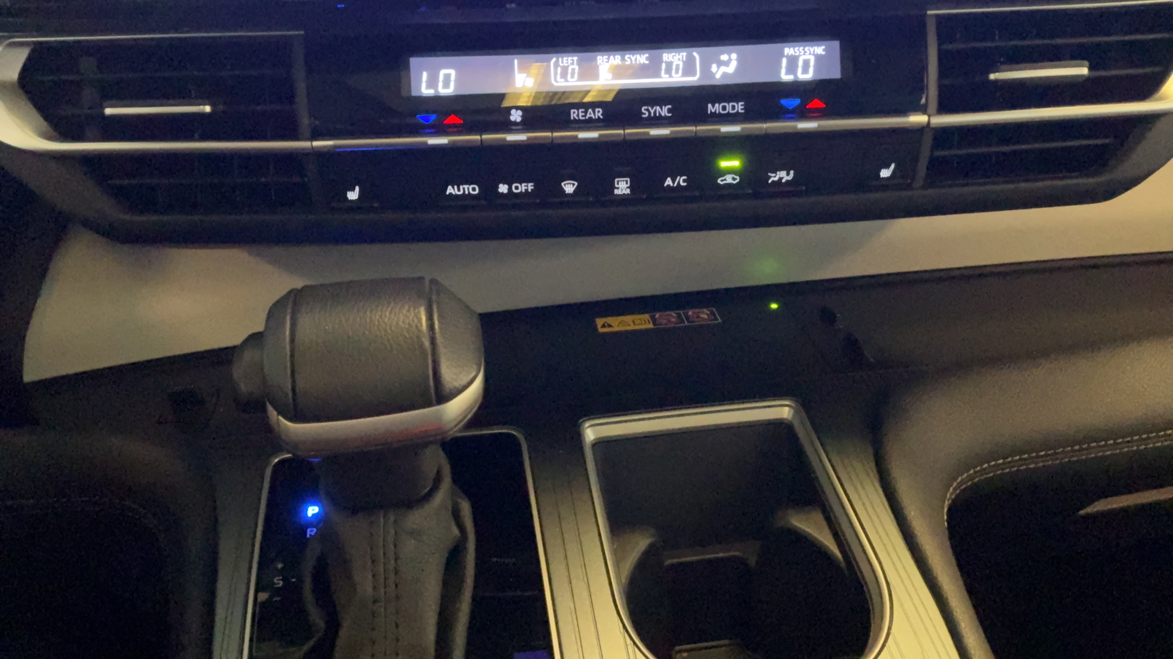 Certified 2025 Toyota Sienna XLE FWD image 14