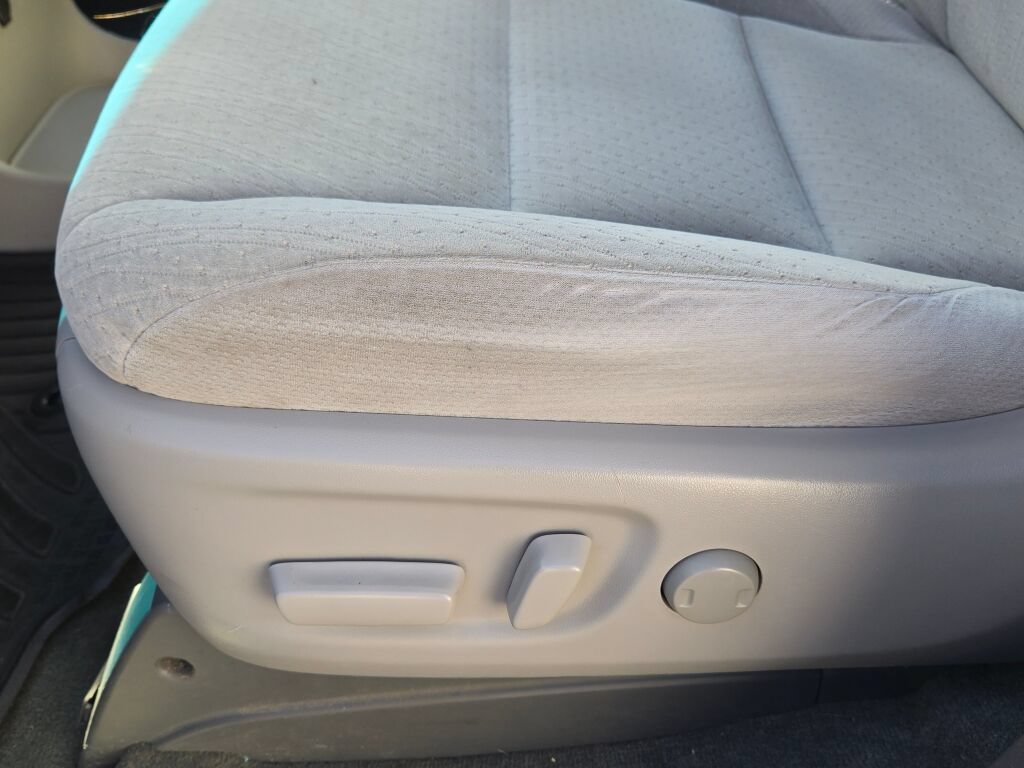Used 2015 Toyota Sienna LE FWD image 17