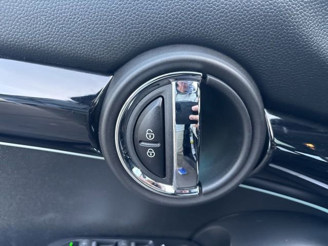 Used 2023 MINI Cooper S w/ Signature Upholstery Package image 10
