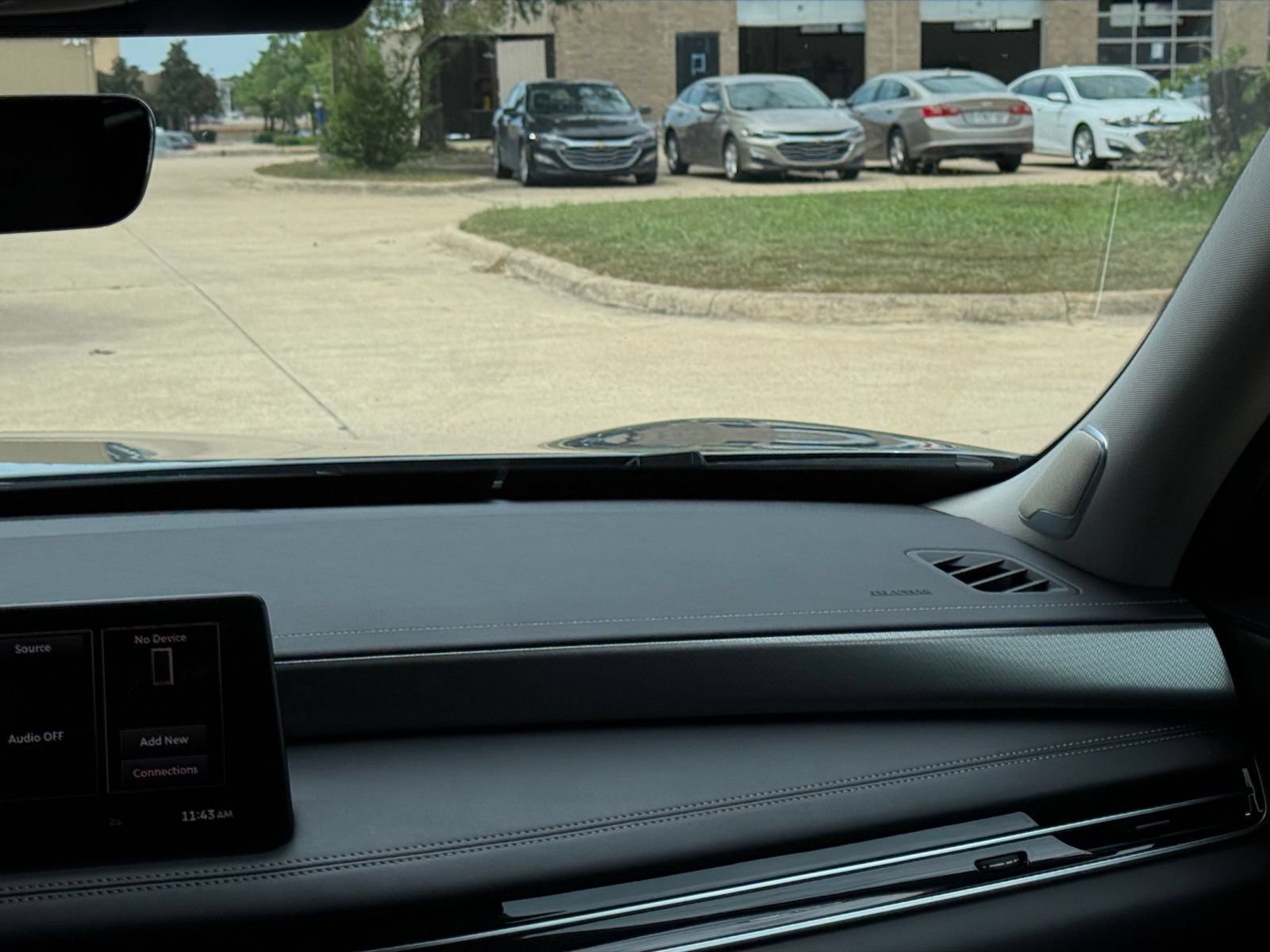 Used 2026 INFINITI QX60 Luxe FWD image 39