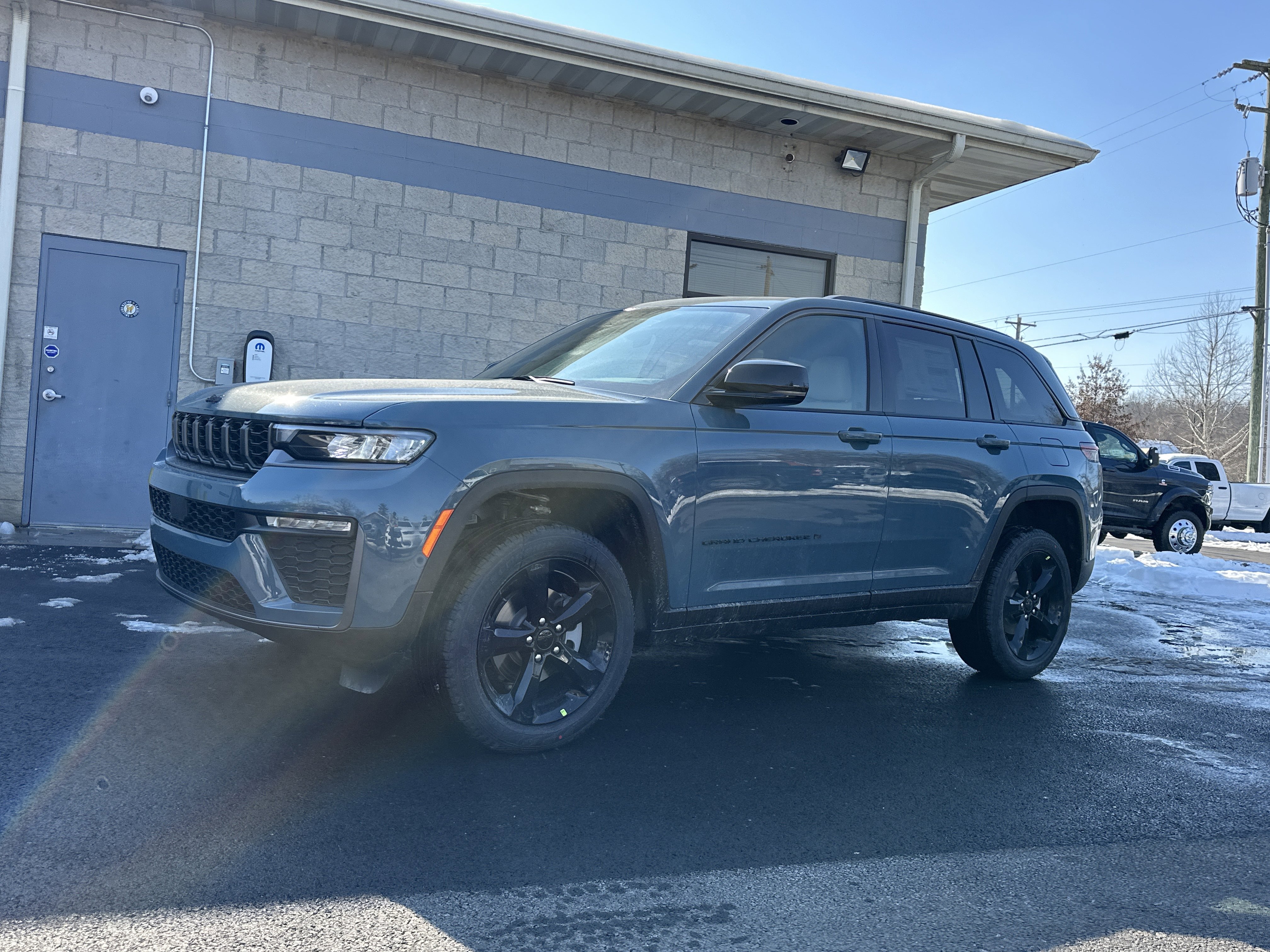 New 2026 Jeep Grand Cherokee Limited w/ Limited Altitude Package image 24