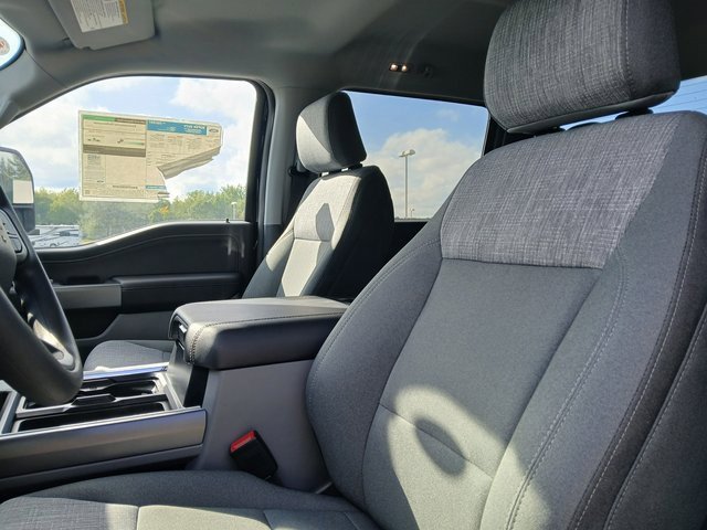 New 2025 Ford F250 XLT w/ Black Appearance Package image 25