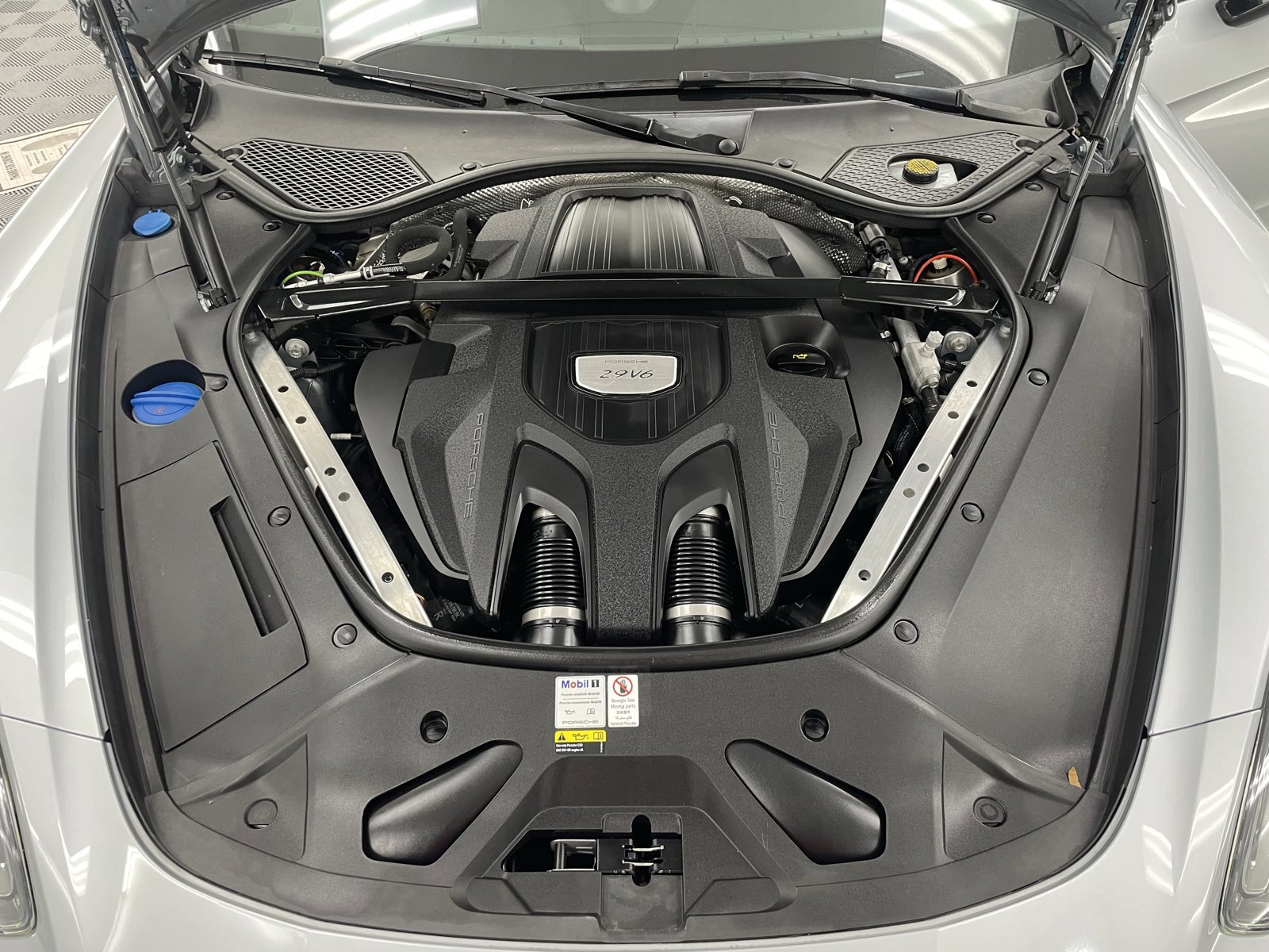 Certified 2021 Porsche Panamera image 24