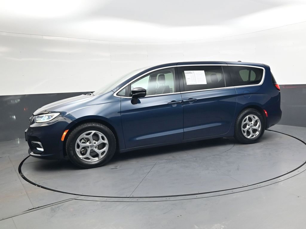 Used 2024 Chrysler Pacifica Limited image 8
