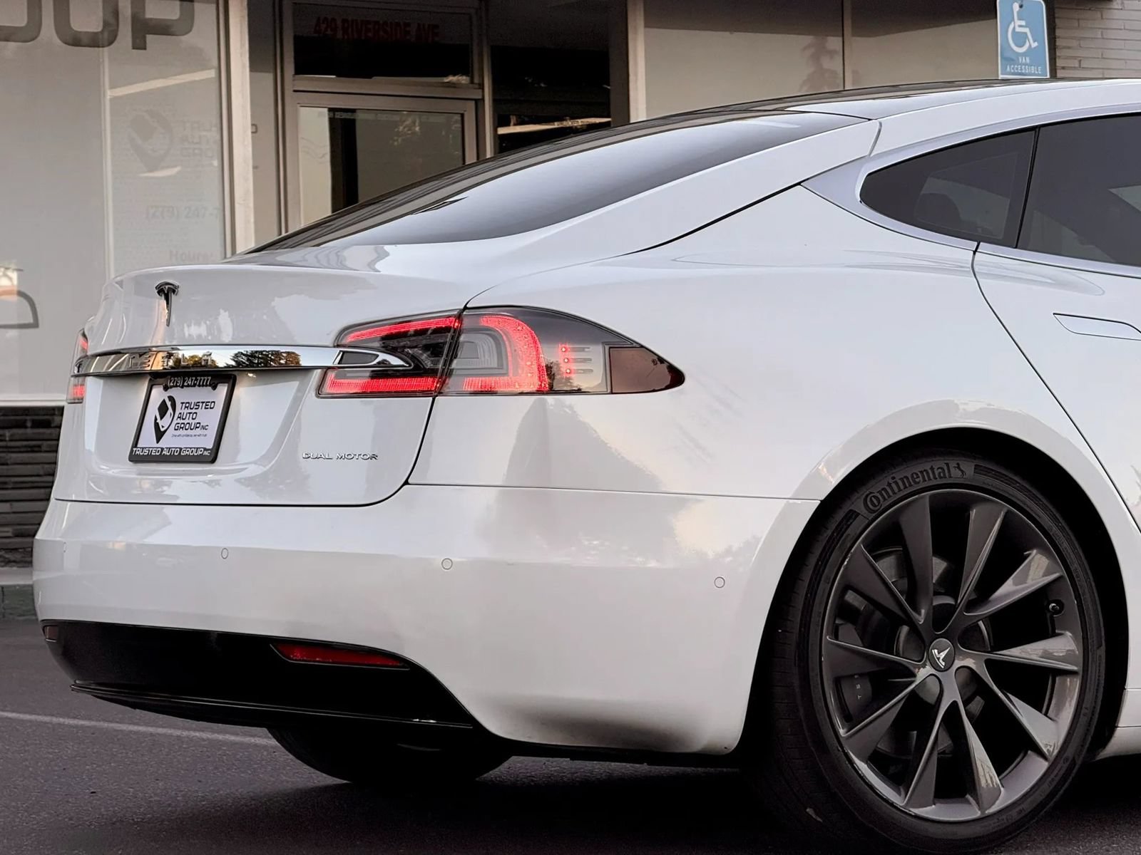 Used 2020 Tesla Model S Long Range Plus AWD/4WD image 9