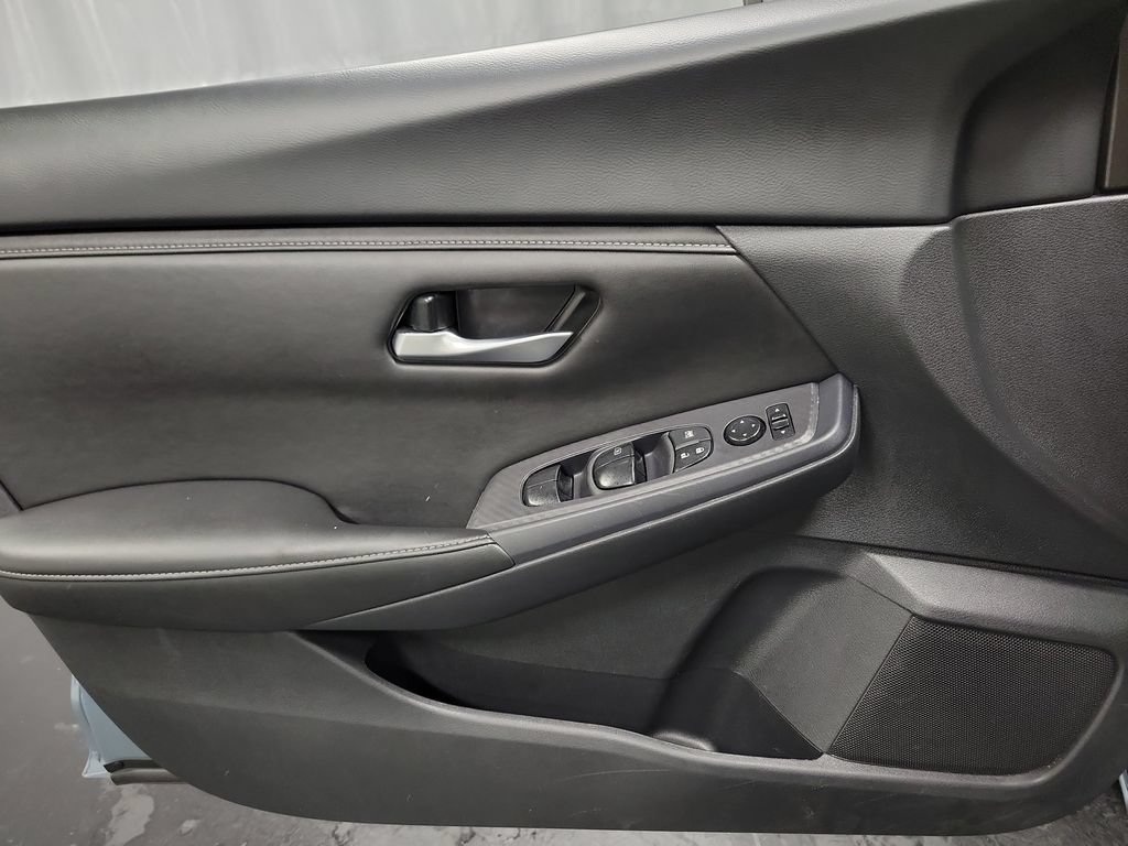 Used 2024 Nissan Sentra SV FWD image 23