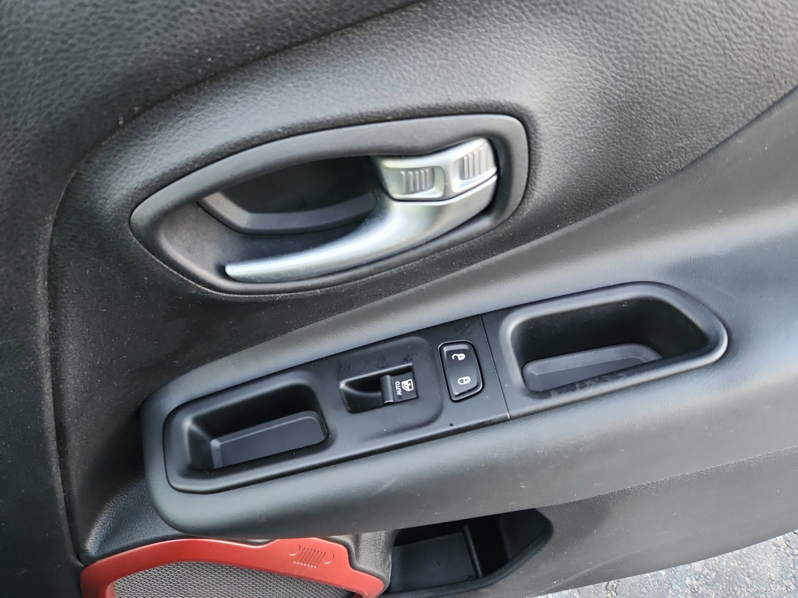 Used 2021 Jeep Renegade Trailhawk image 17