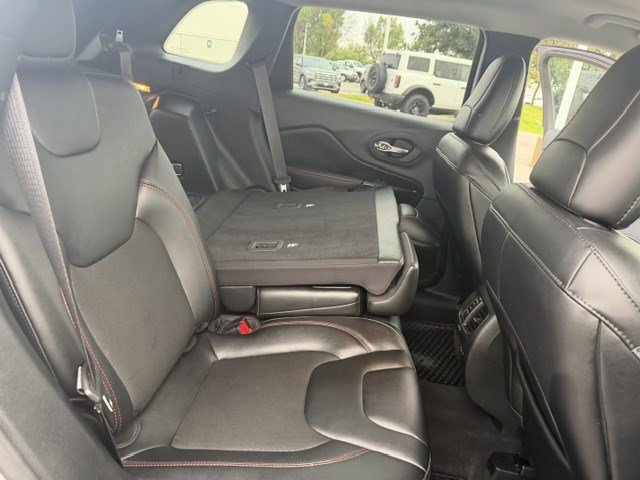 Used 2022 Jeep Cherokee Trailhawk w/ Sound & Nav Group AWD/4WD image 34