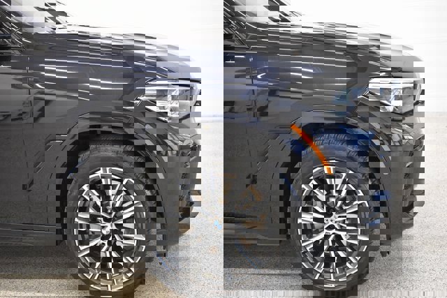 Used 2022 BMW X6 xDrive40i w/ M Sport Package image 13