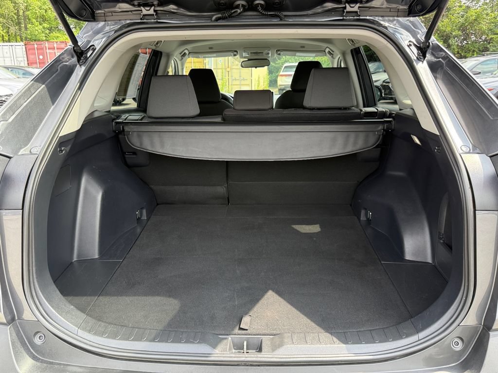 Used 2025 Toyota RAV4 XLE AWD/4WD image 23