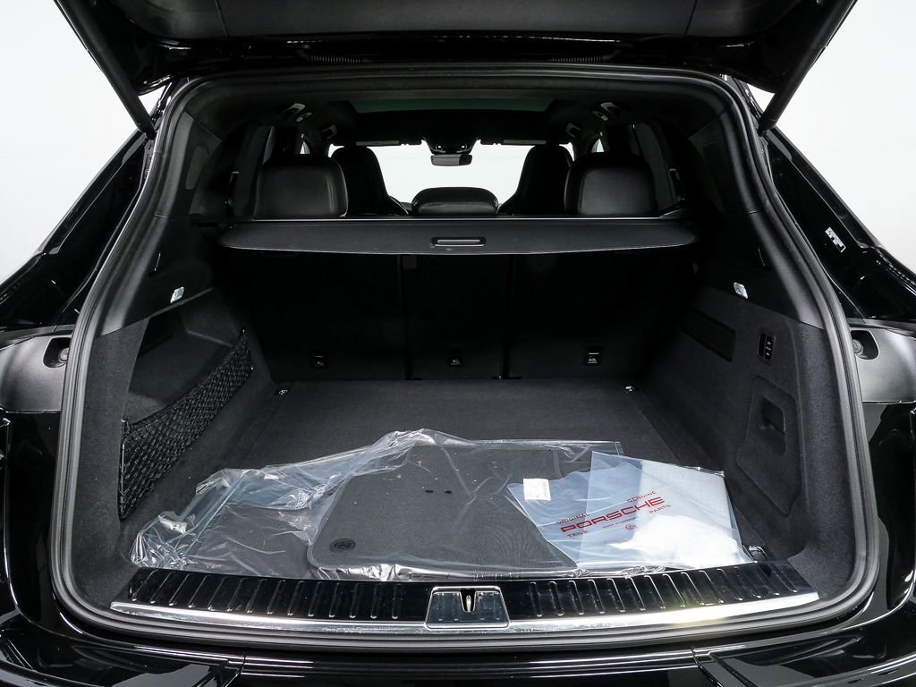 New 2026 Porsche Cayenne GTS image 34