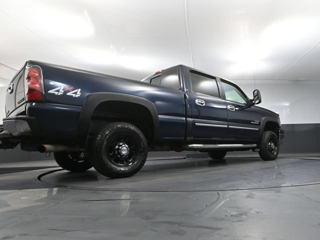 Used 2005 Chevrolet Silverado 2500 LS w/ Heavy-Duty Power Package AWD/4WD image 43