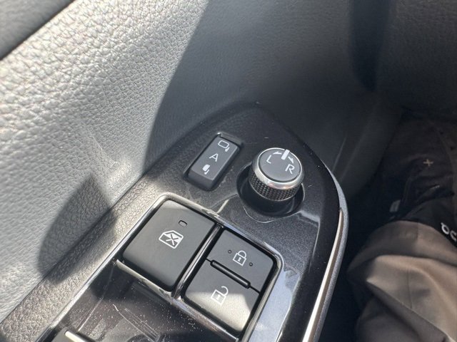 New 2025 Toyota Crown Signia image 18