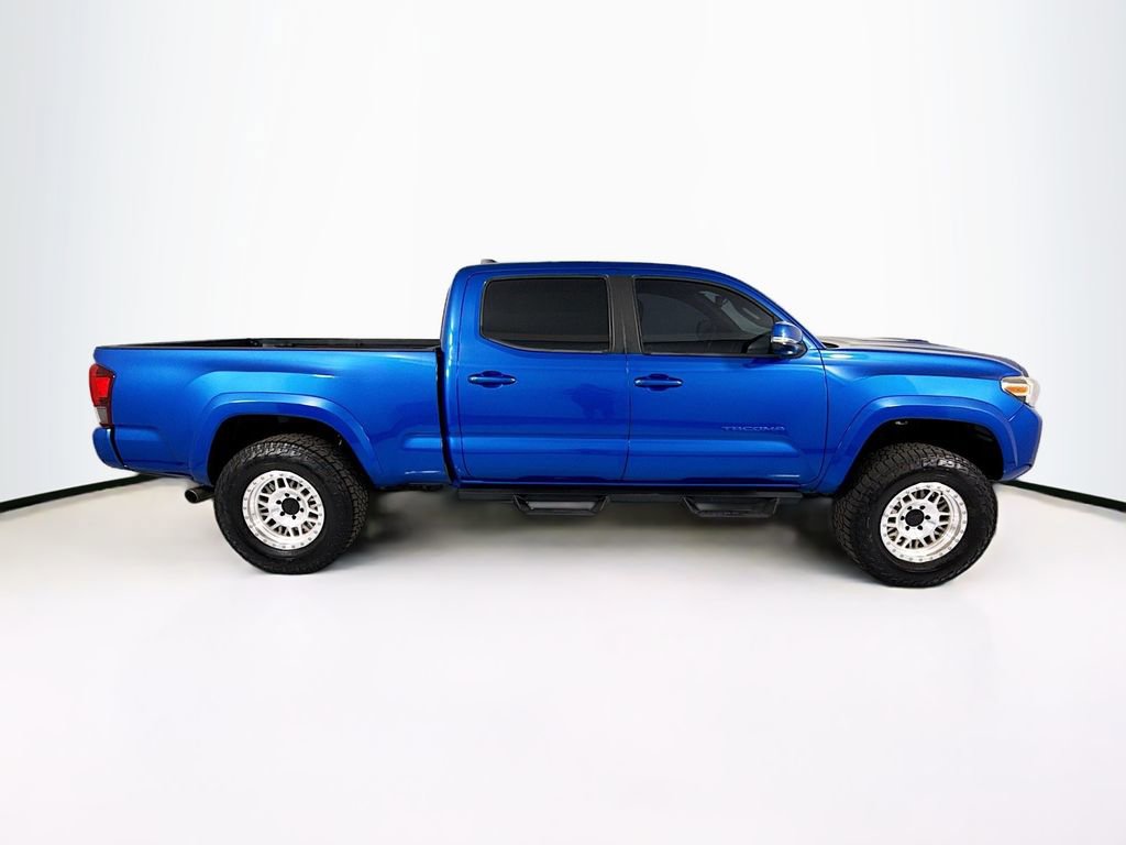 Used 2018 Toyota Tacoma TRD Sport image 4