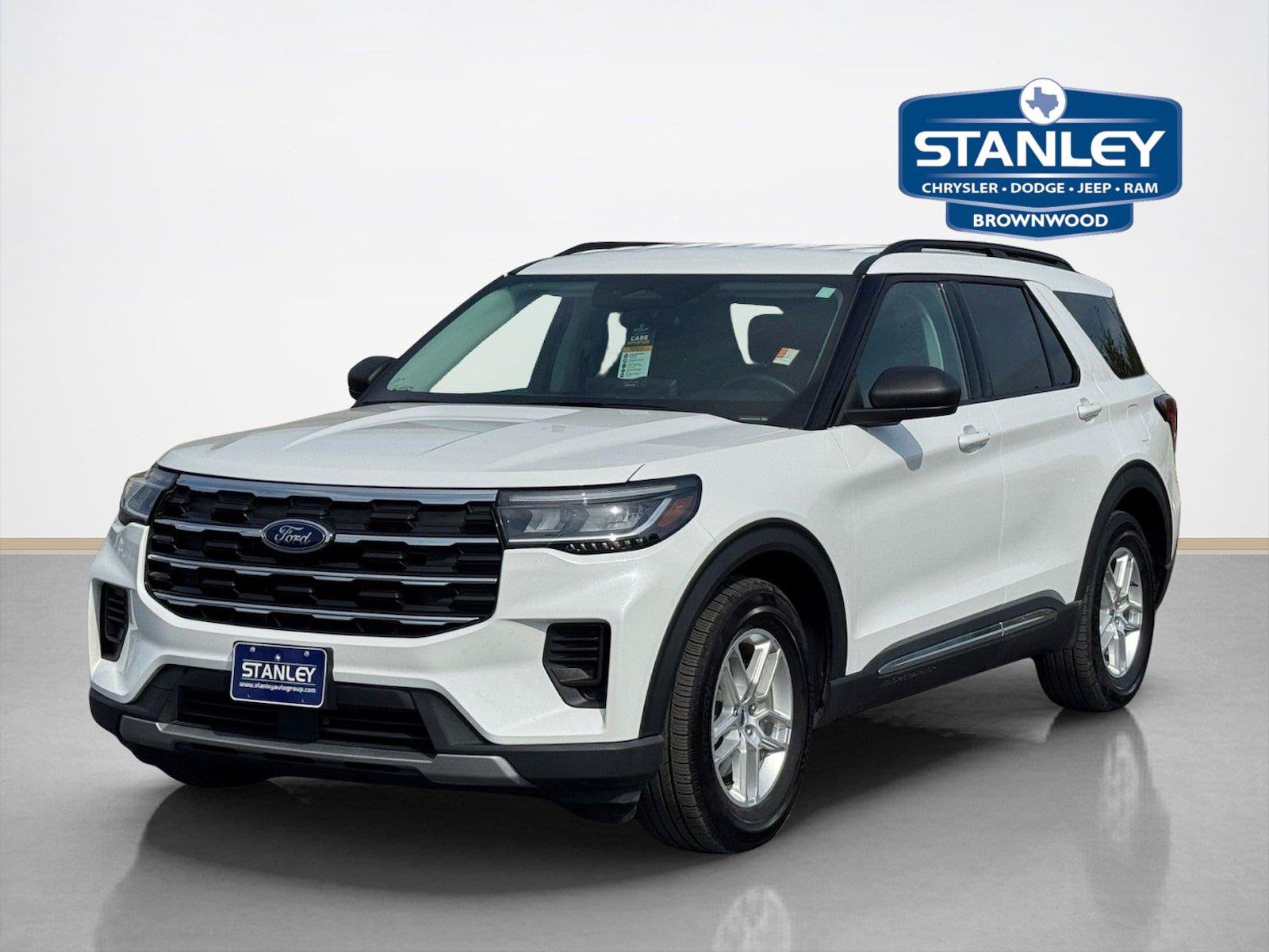 Used 2025 Ford Explorer Active RWD image 3