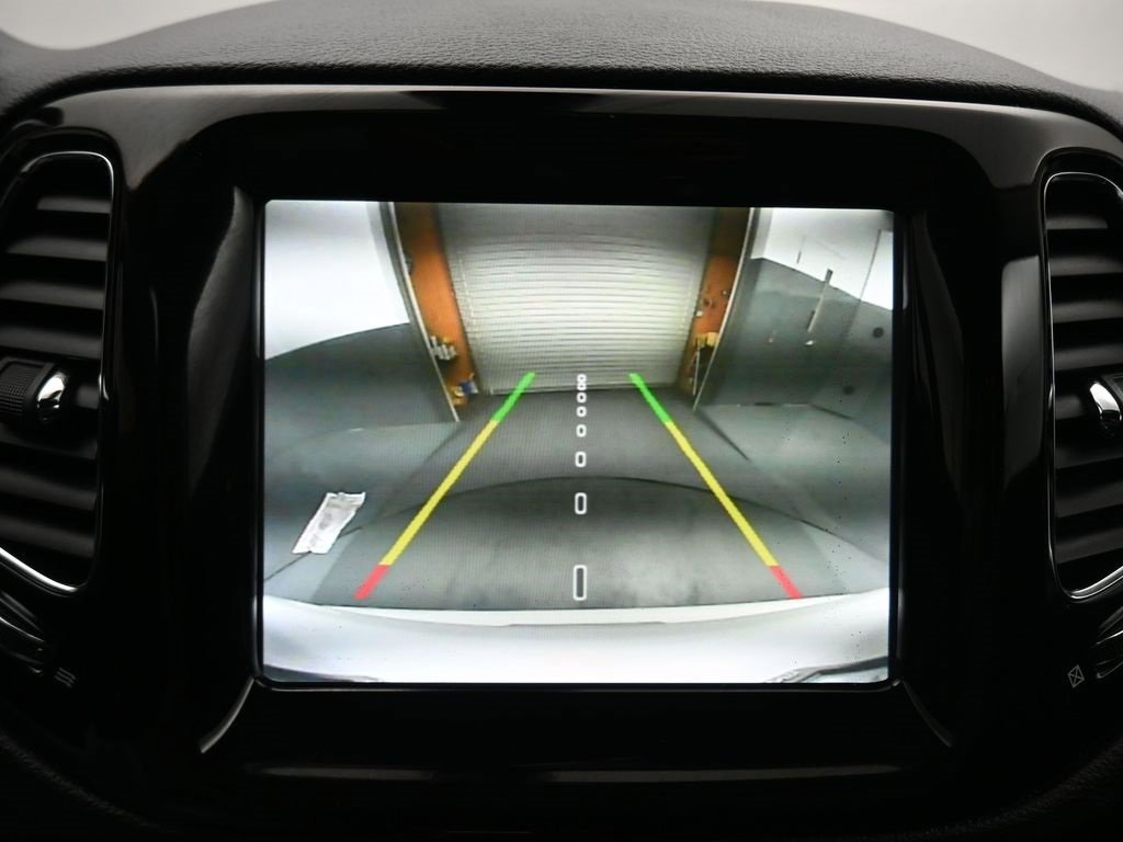 Used 2020 Jeep Compass Limited image 17