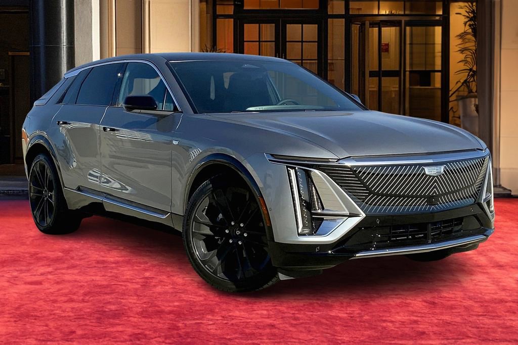 New 2025 Cadillac Lyriq Luxury image 2