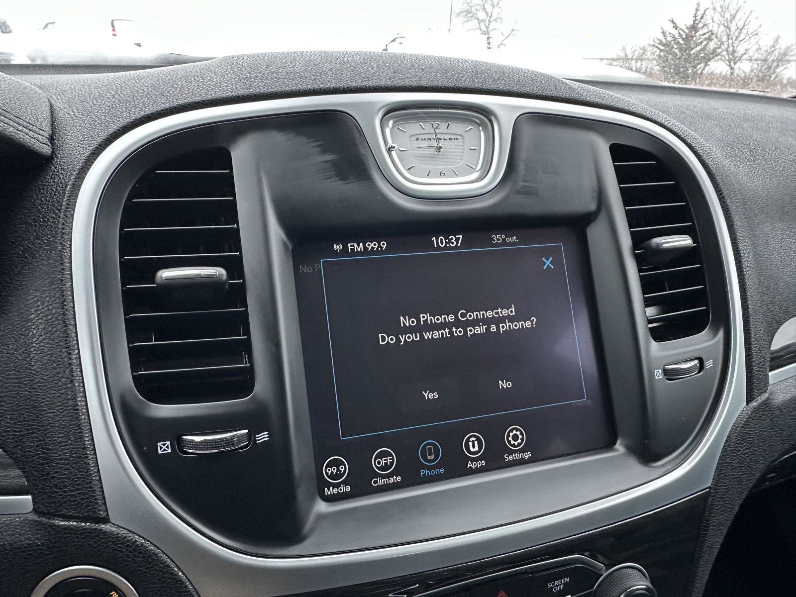 Used 2022 Chrysler 300 Touring image 14