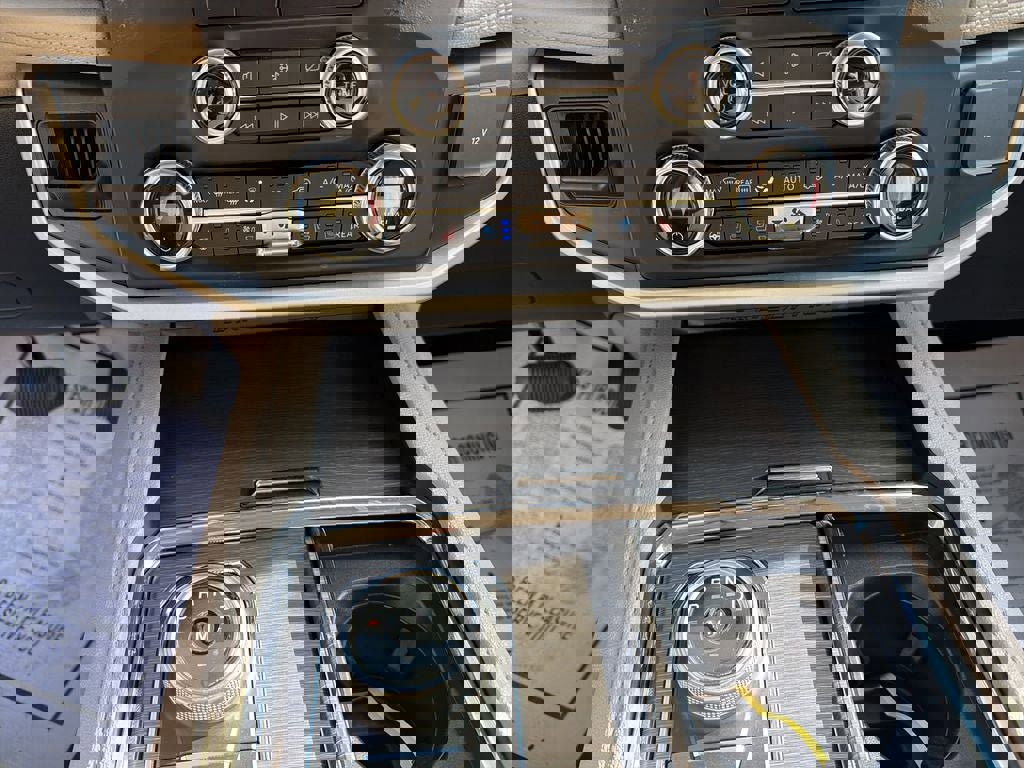 Used 2024 Ford Expedition Limited image 22