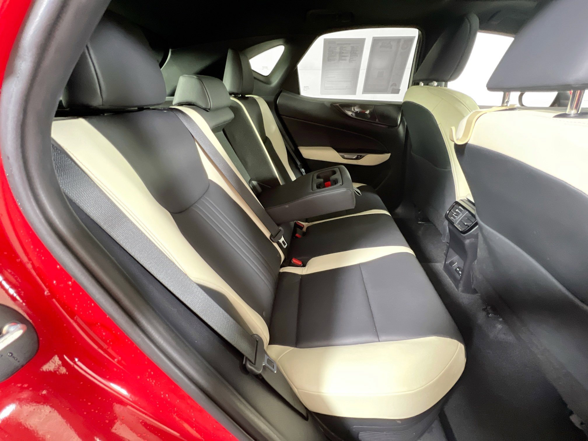 Used 2023 Lexus NX 350h image 26