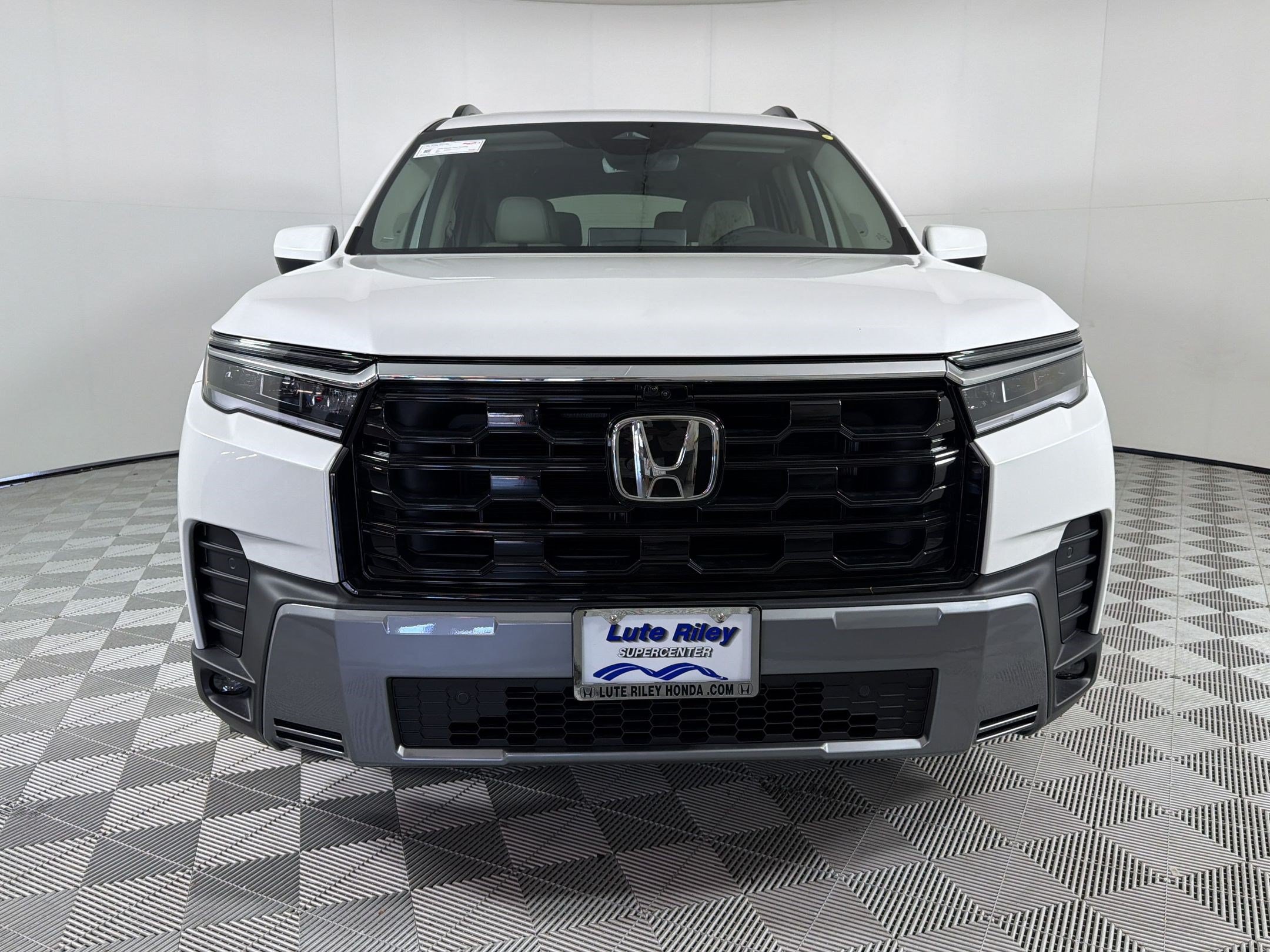New 2026 Honda Pilot Touring image 6