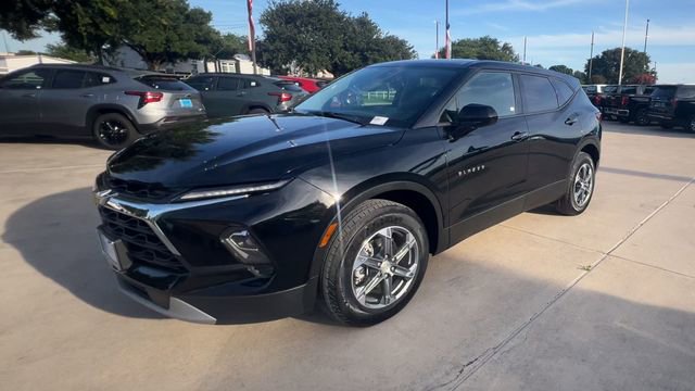 Used 2025 Chevrolet Blazer LT AWD/4WD image 4
