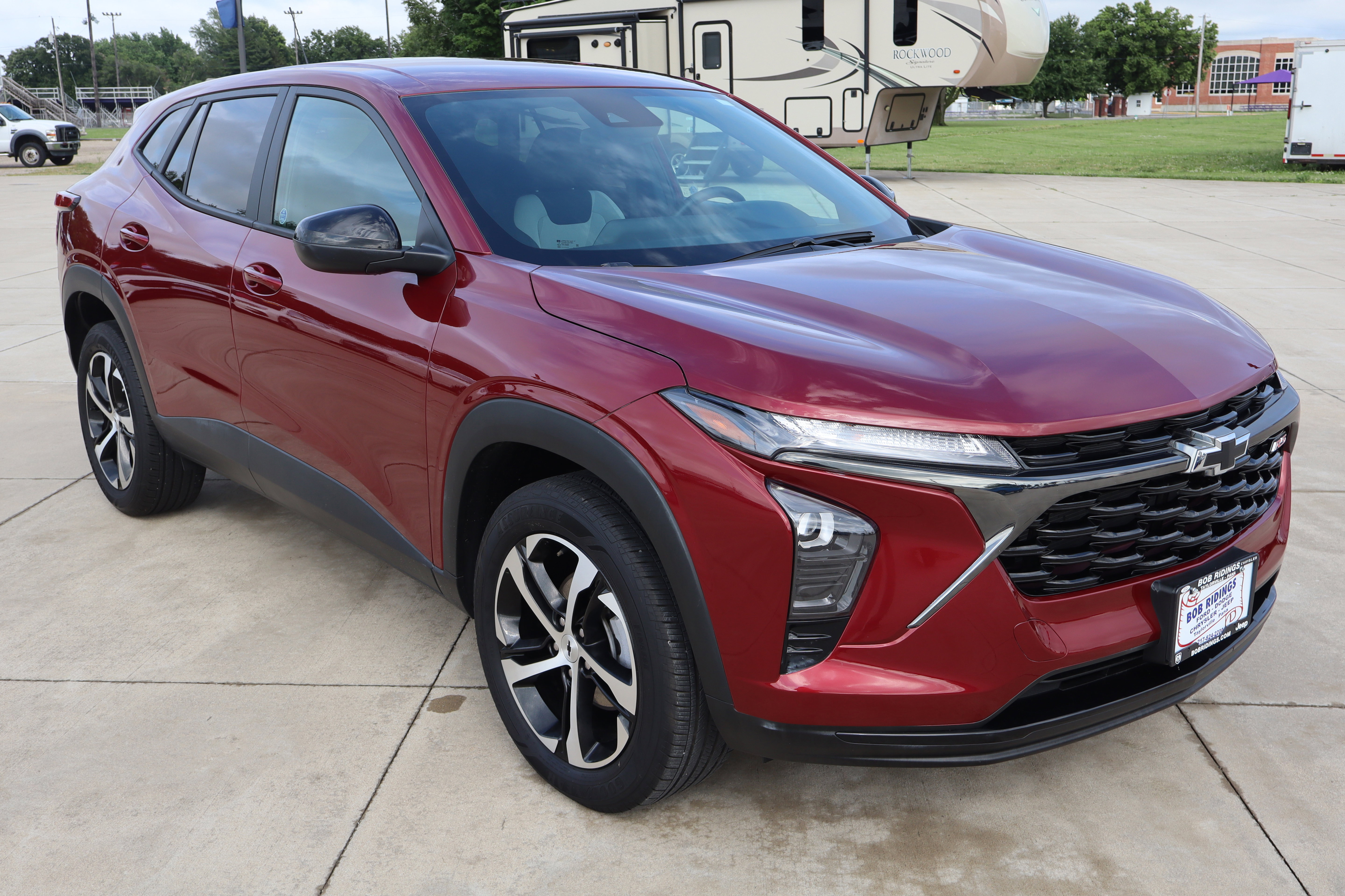 Used 2024 Chevrolet Trax RS FWD image 3