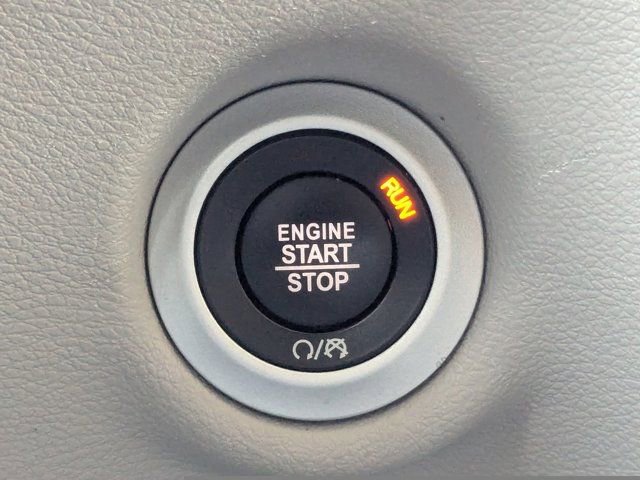 Used 2024 Chrysler Pacifica Touring-L FWD image 29