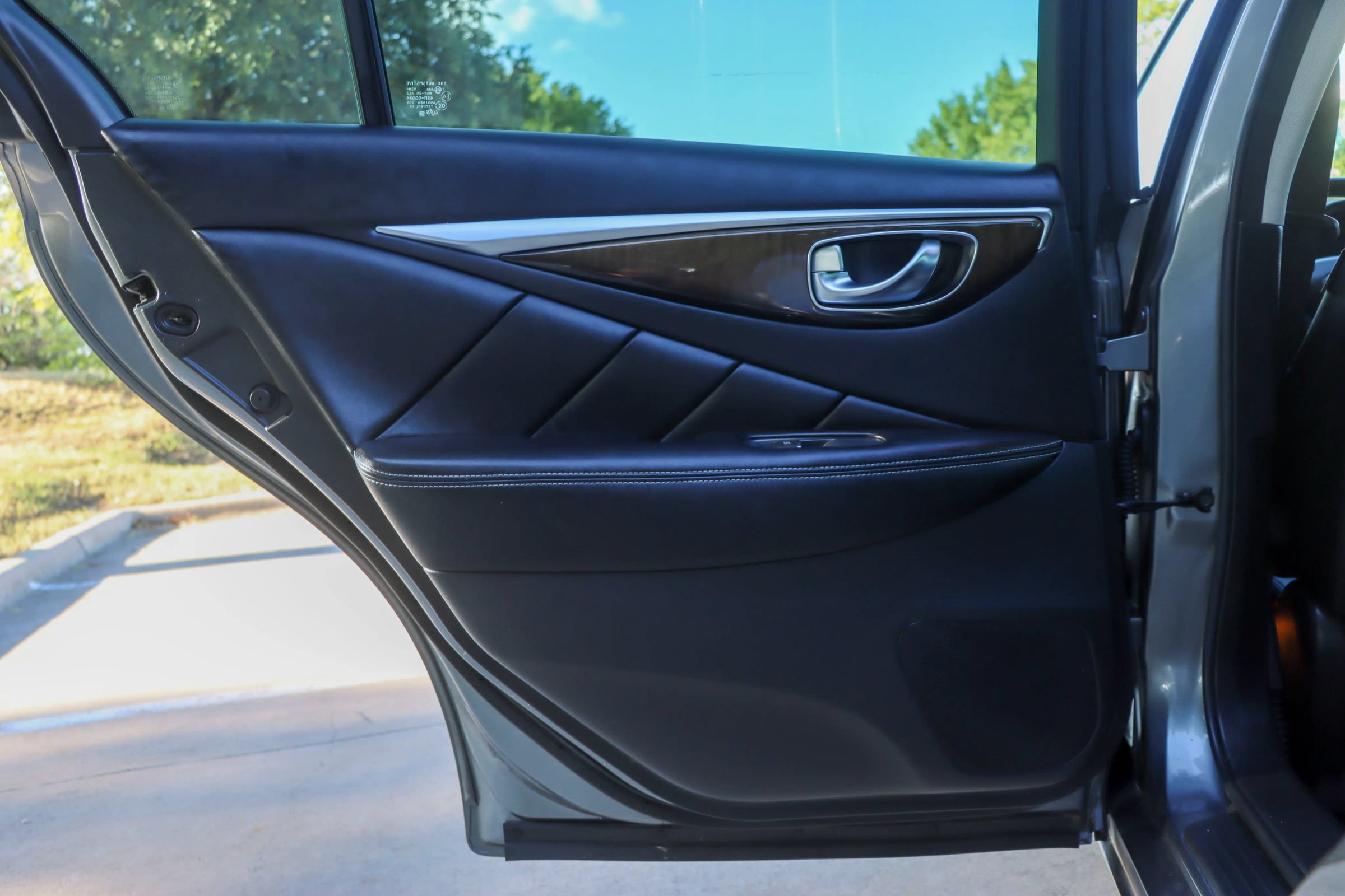 Used 2018 INFINITI Q50 Luxe RWD image 12