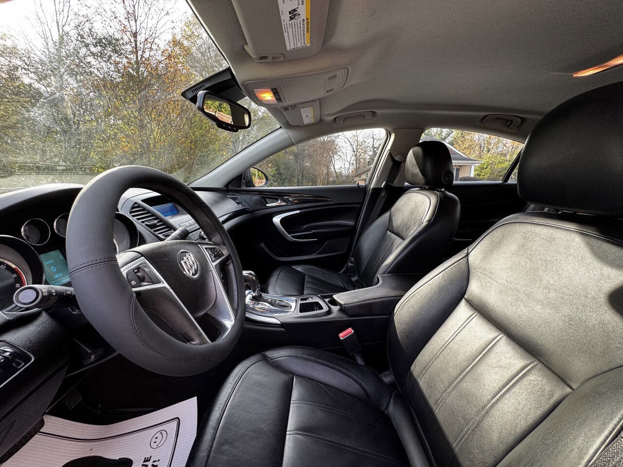 Used 2012 Buick Regal Leather image 11