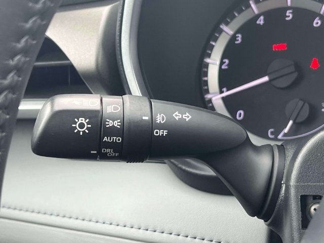 Used 2024 Toyota Highlander XLE AWD/4WD image 27