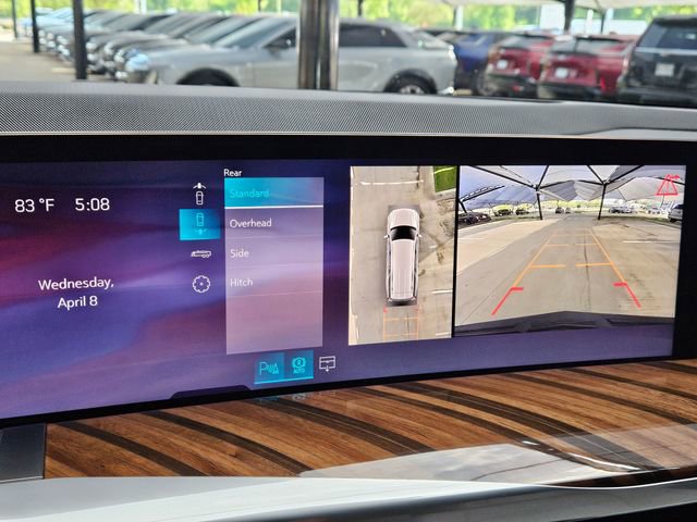 Certified 2026 Cadillac Escalade ESV Platinum Sport w/ LPO, ONYX Package AWD/4WD image 17