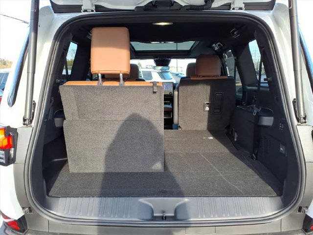 New 2026 Lexus GX 550 w/ Cold Area Package AWD/4WD image 35