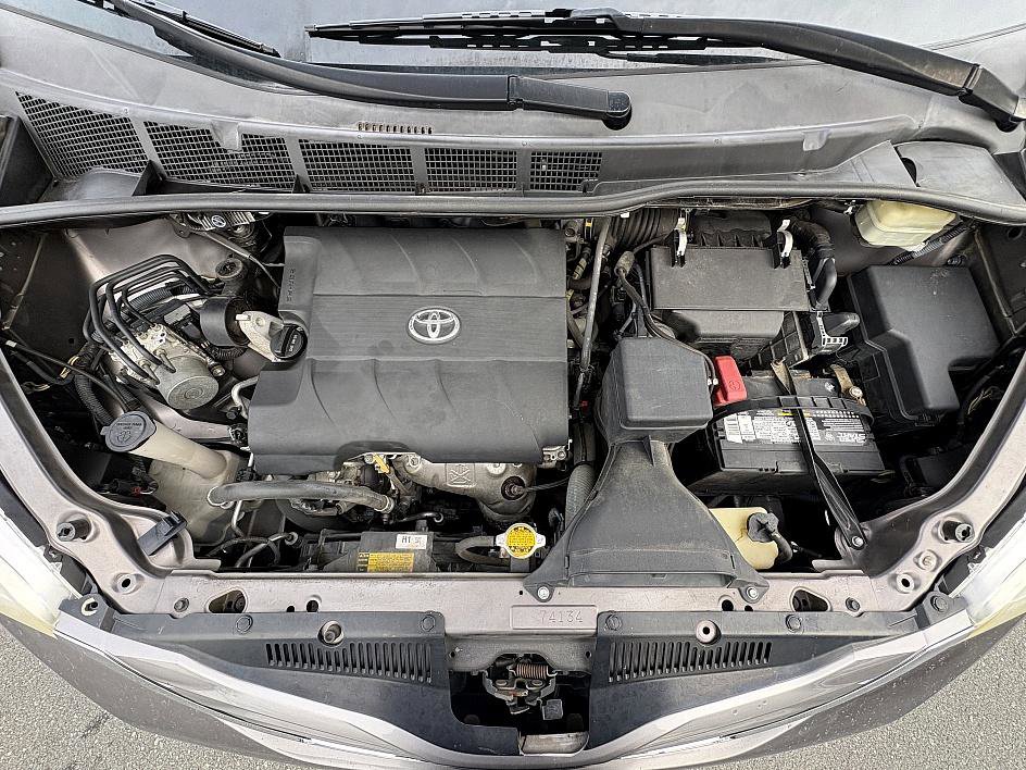 Used 2016 Toyota Sienna XLE image 29