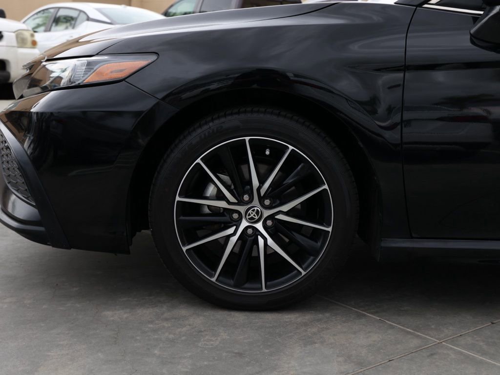 Used 2024 Toyota Camry SE FWD image 11