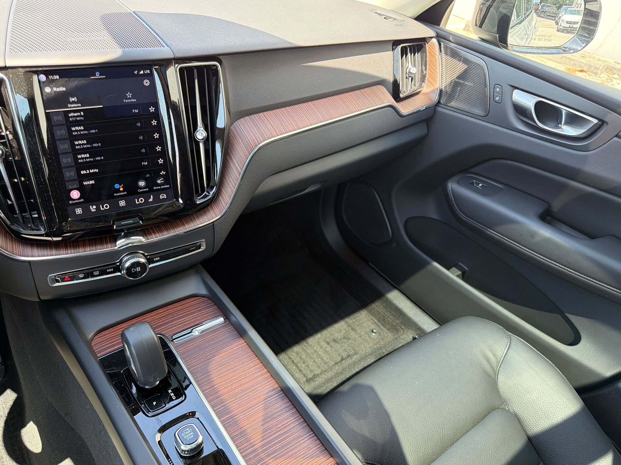 Used 2023 Volvo XC60 B5 Plus w/ Climate Package image 26