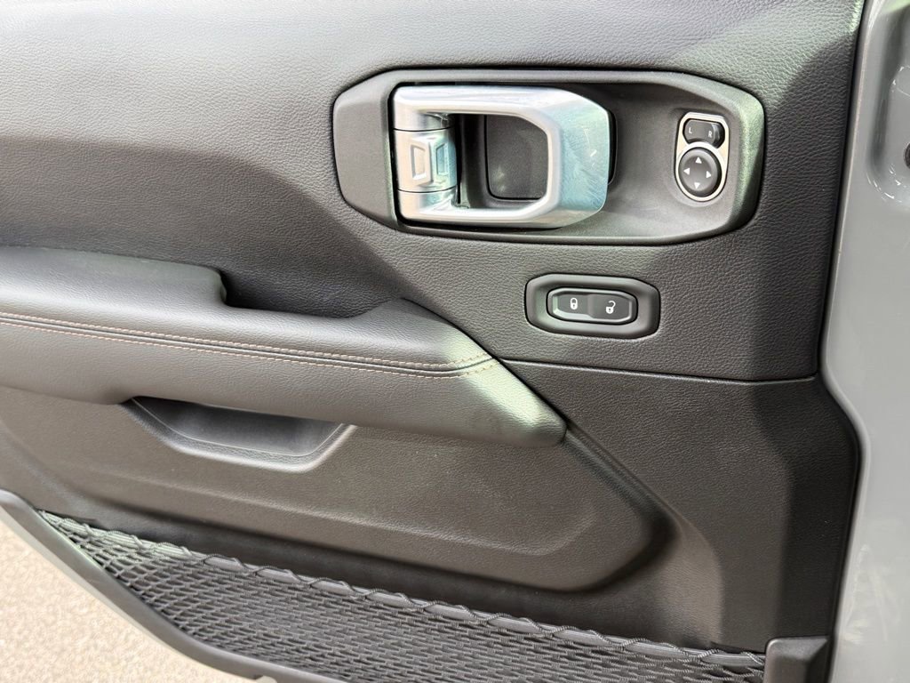 Used 2023 Jeep Wrangler Rubicon 392 w/ Xtreme Recon 35" Tire Package image 30