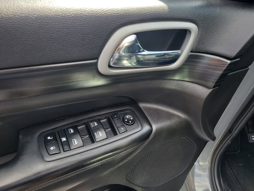 Used 2020 Jeep Grand Cherokee Altitude RWD image 15