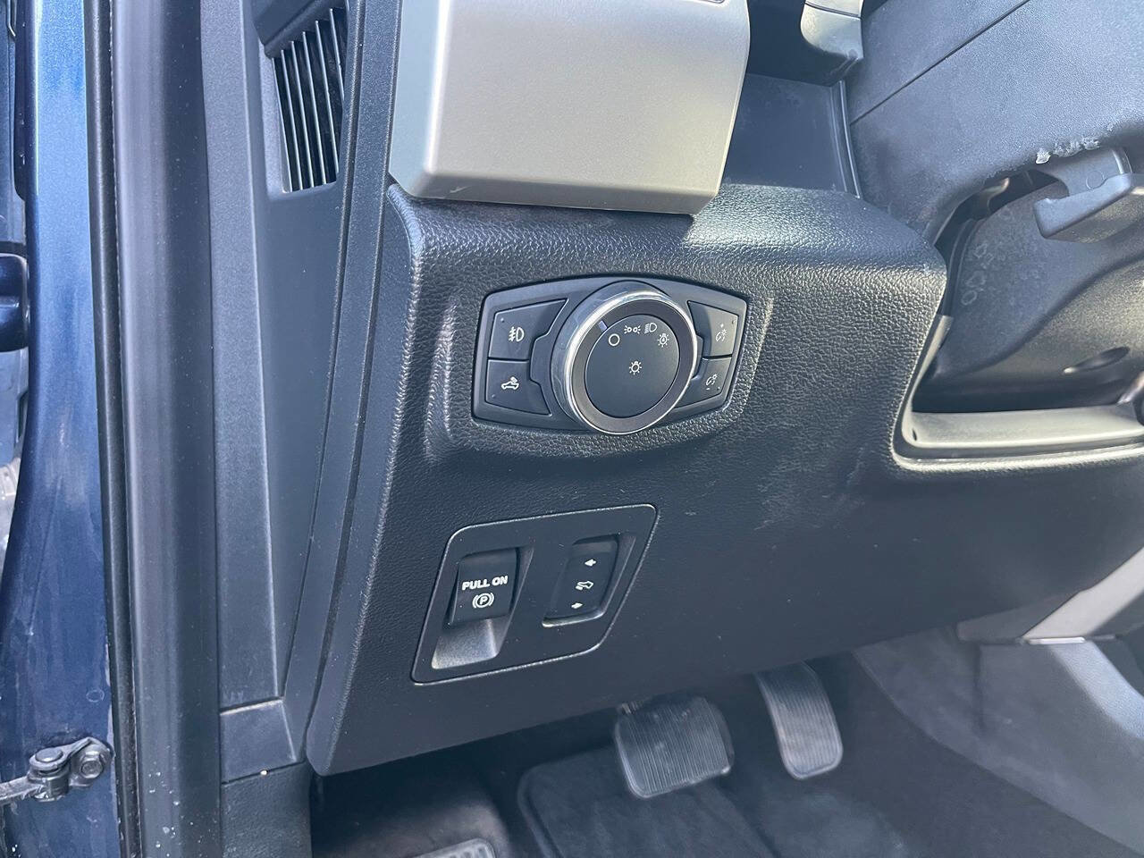 Used 2019 Ford F150 Lariat image 21
