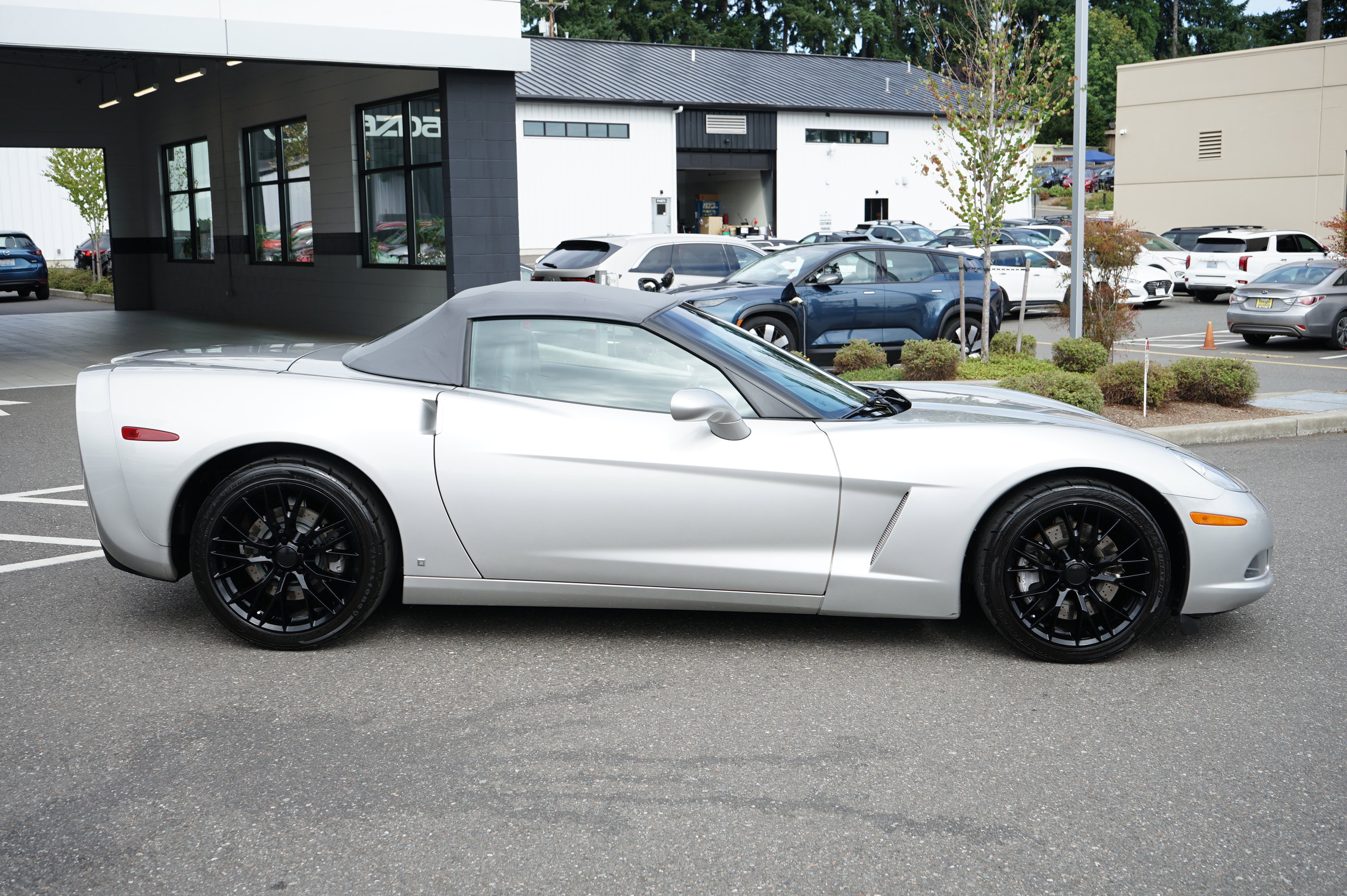 Used 2007 Chevrolet Corvette Convertible w/ Preferred Equipment Group image 3