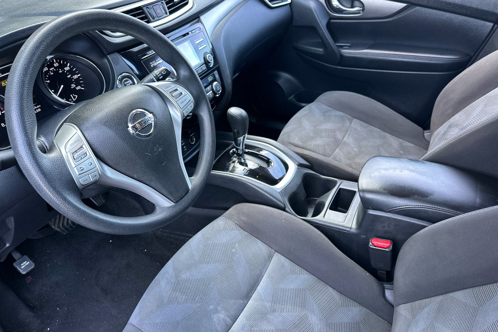 Used 2016 Nissan Rogue SV FWD image 9
