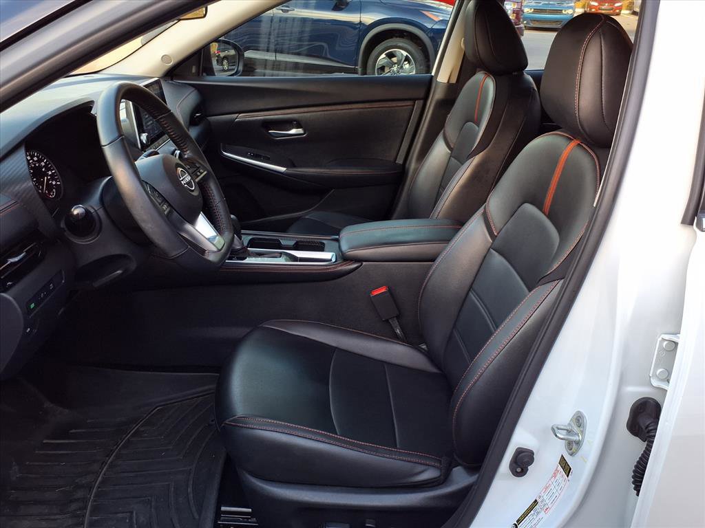 Used 2024 Nissan Sentra SR w/ SR Premium Package image 12