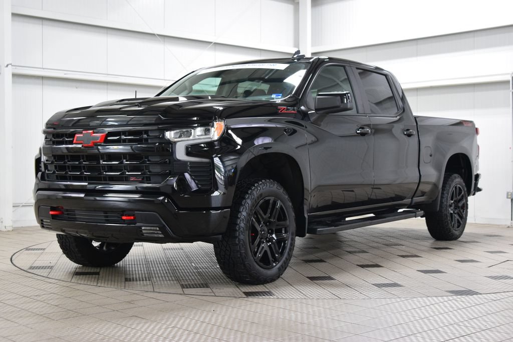Used 2024 Chevrolet Silverado 1500 LT Trail Boss w/ Convenience Package II AWD/4WD image 3