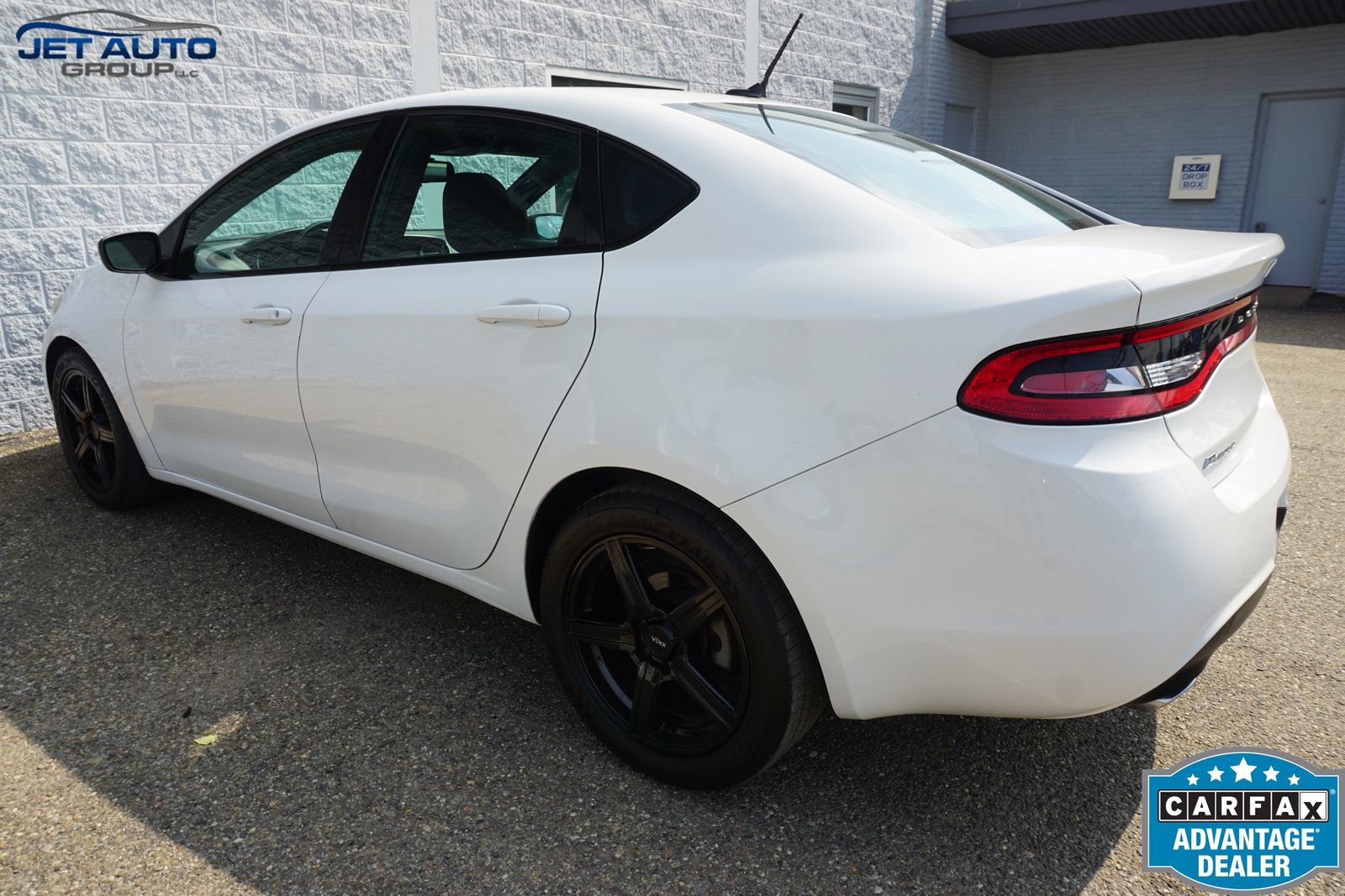 Used 2015 Dodge Dart SXT w/ Sun/Sound Group FWD image 8
