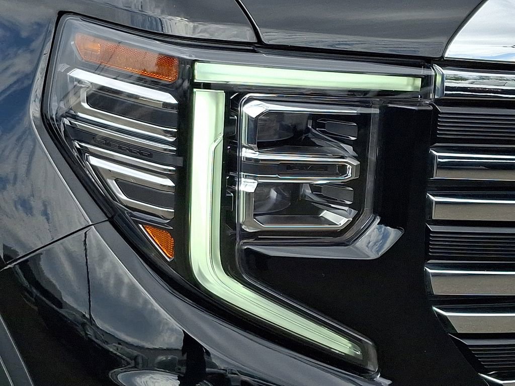 Certified 2022 GMC Sierra 1500 SLT w/ SLT Premium Package image 9