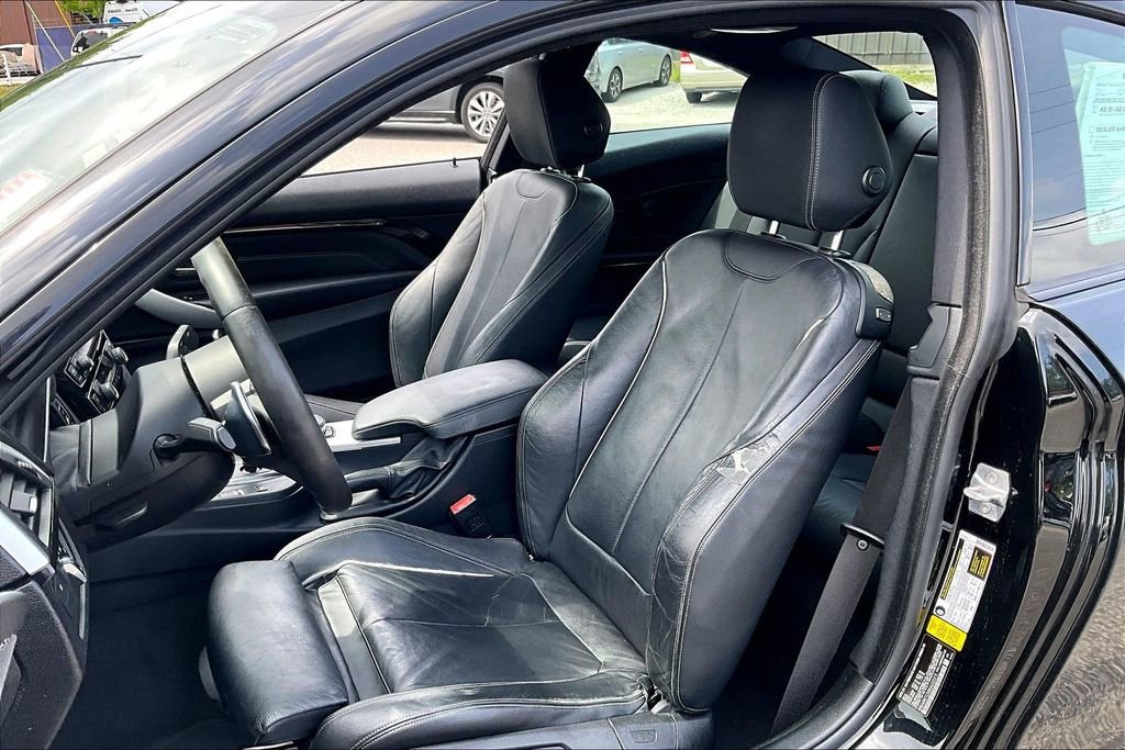 Used 2019 BMW 440i Coupe w/ M Sport Package RWD image 17