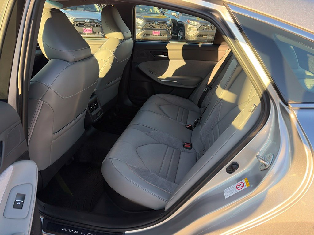 Used 2019 Toyota Avalon XSE w/ Carpet Mat Package FWD image 18