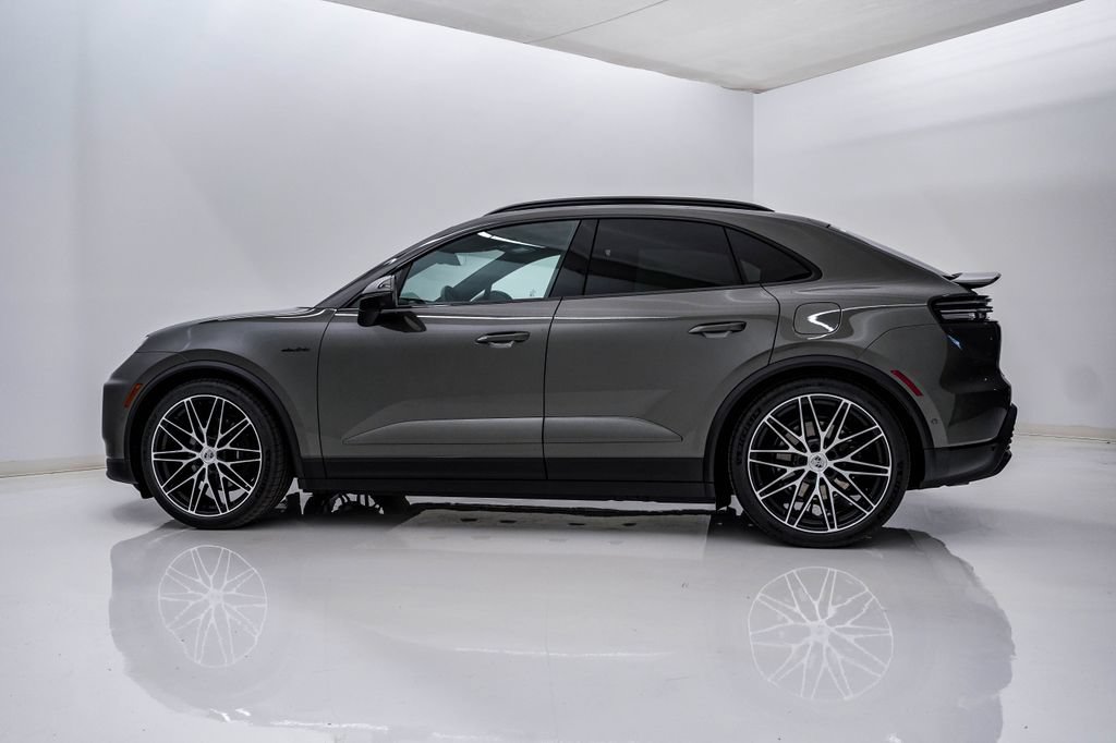 New 2026 Porsche Macan 4 Electric AWD/4WD image 2
